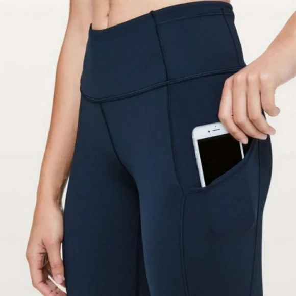Lululemon Fast & Free Crop II 19” Non-Reflective In True Navy Size 6 - Picture 2 of 11